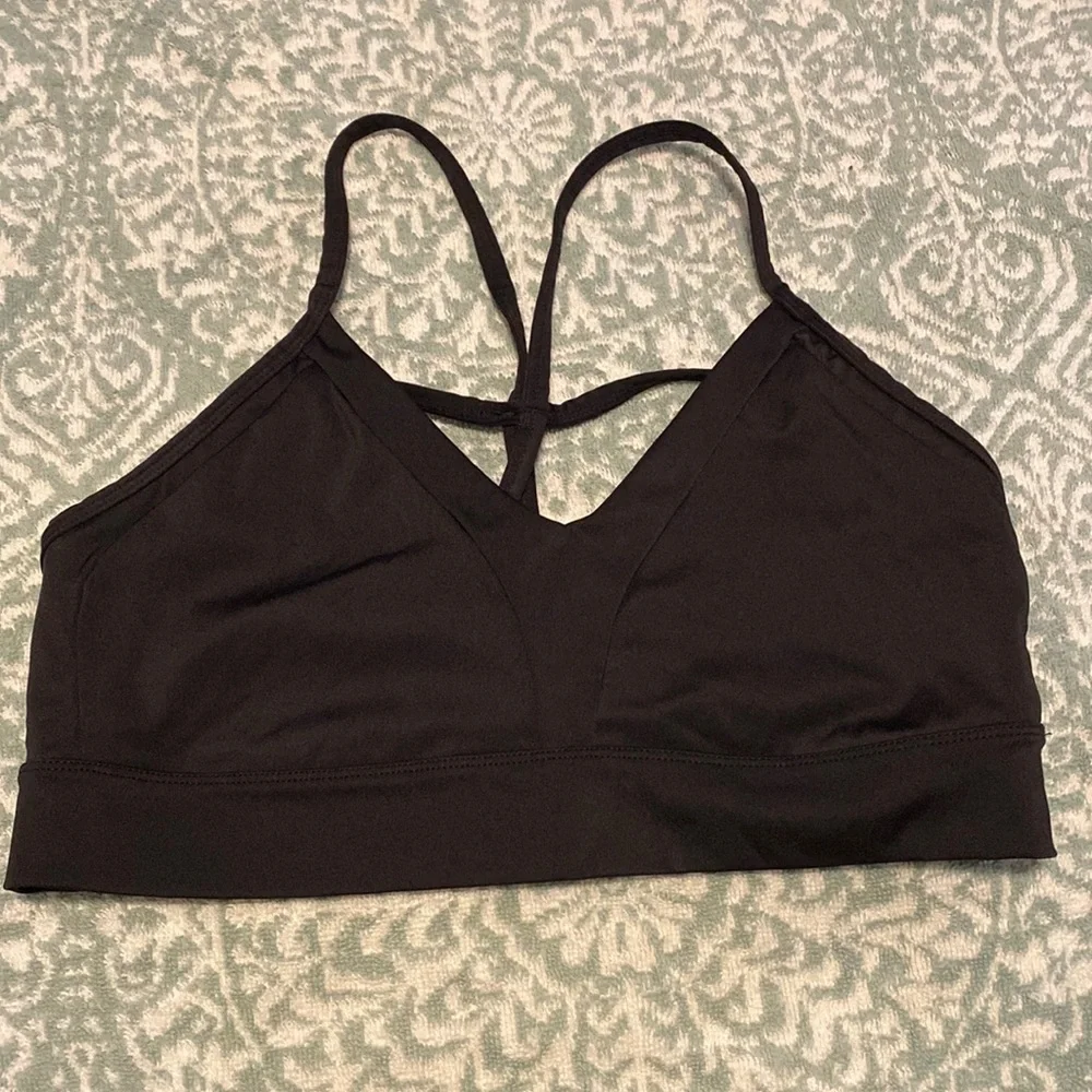 Balance Athletics Lux Bra size large but fits more like medium color black 👍🏽